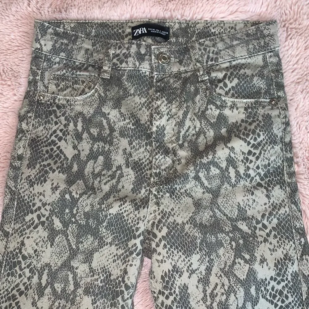 Zara Snake Print Tan & Brown High-Rise Skinny Jeans Size: 4